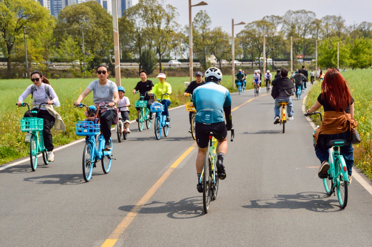 Melissa & Chris Bruntlett tweet media