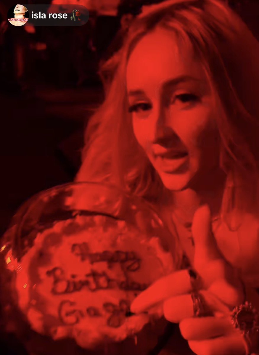 ⋆⭒˚ᶠᵃⁿ she thinks her piss is wine ⋆⭒˚ tweet media