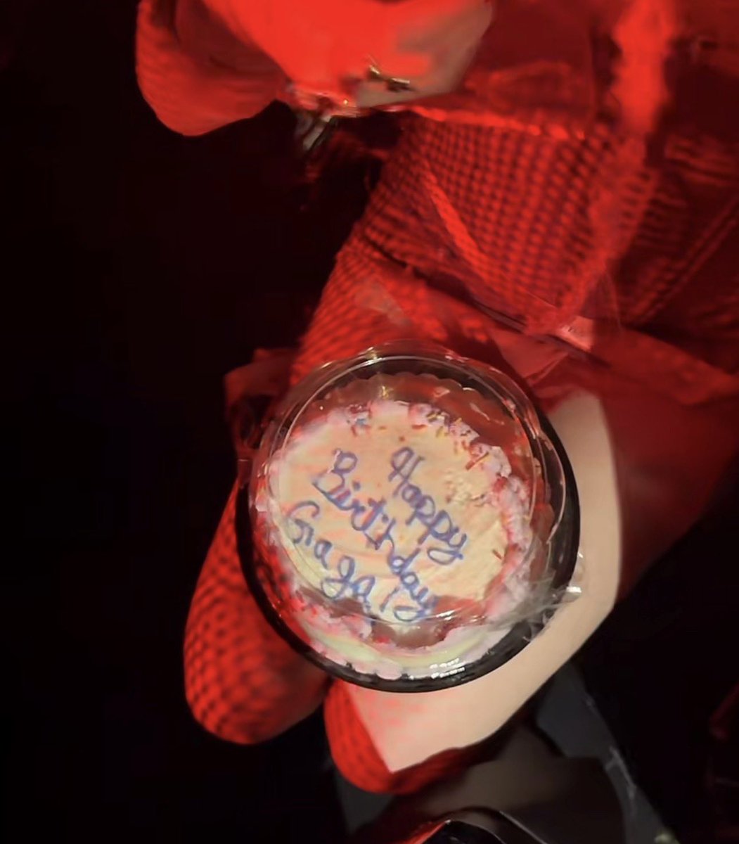 ⋆⭒˚ᶠᵃⁿ she thinks her piss is wine ⋆⭒˚ tweet media