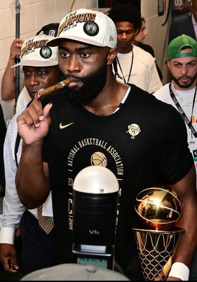 Celtics Pride tweet media