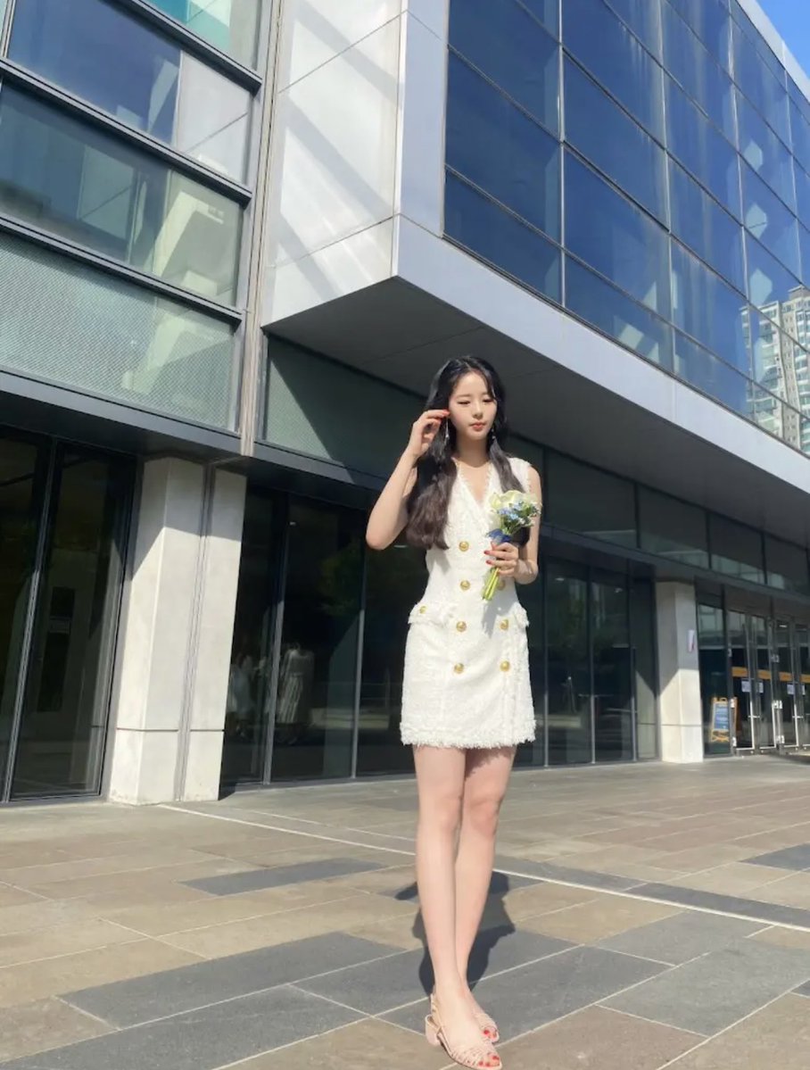 ann 🌻 tweet media