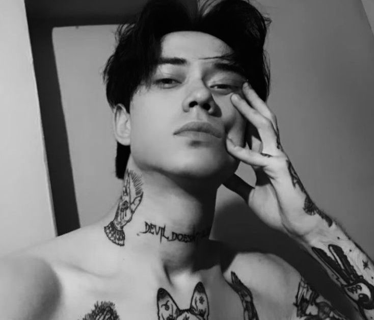 𝐀𝐙𝐎𝐅 tweet media