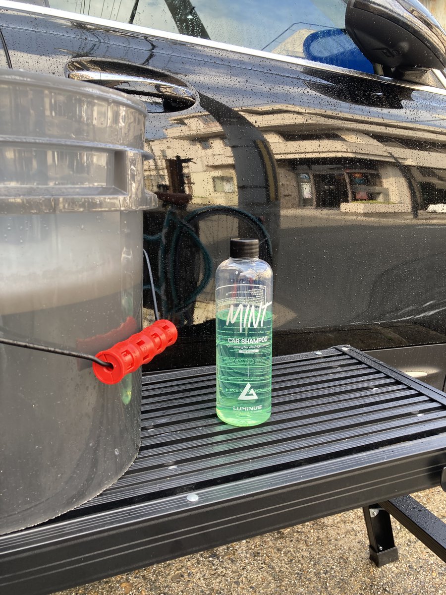 NisiyanMasters's tweet image. #LUMINUS
#MINT
昨日の夜雨だったので、ルミナスのミントで軽く洗車から開始です🚙
このあと手磨きコンパウンドの続きをします☺