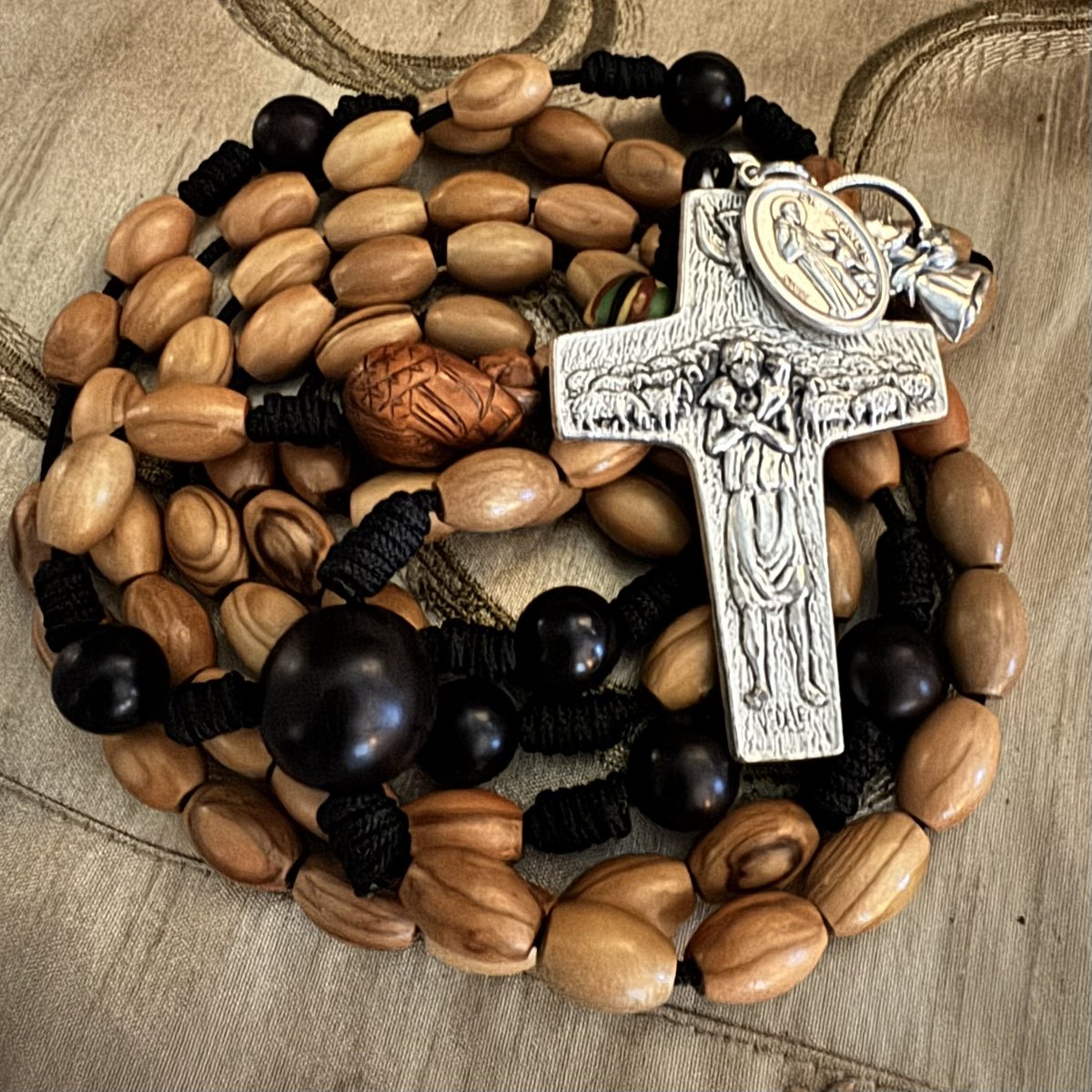 Allen Aaron White tweet media