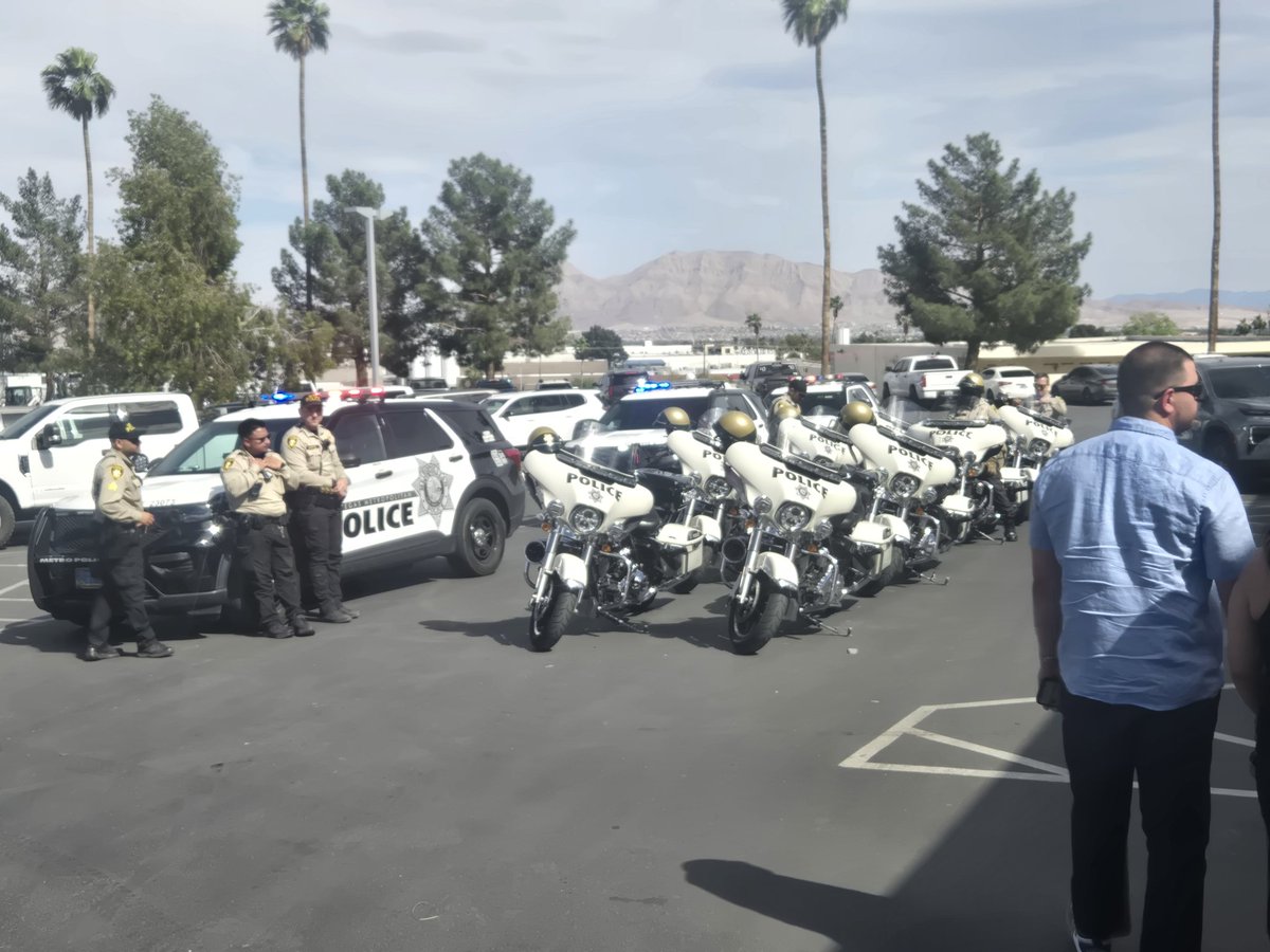 HeloGoldy's tweet photo. Sad day today as we moved our fallen deputy body with his immediate family. https://t.co/10bt5j7JdI