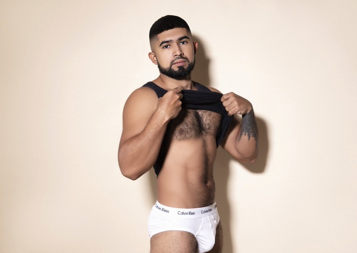 hernantaca's tweet photo. #hairy https://t.co/X84fSFlr7w