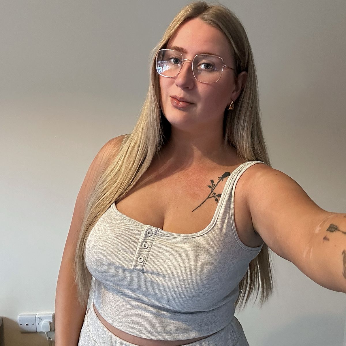 MilfsHub tweet media