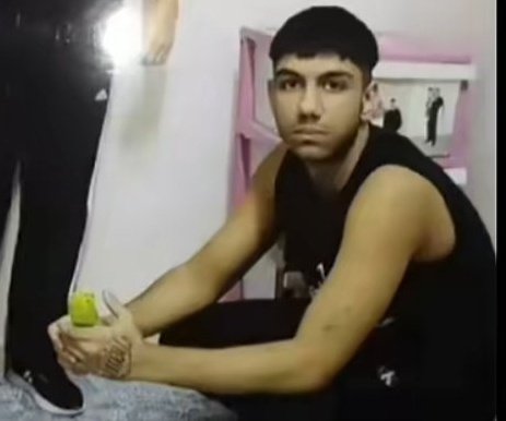 Soldaki güzel kızımızın katili çocuk cezaevinde kilo almaya büyümeye devam ediyor

Güzel hizmet kendi vergimle gencecik kızı öldüren katili besliyorum