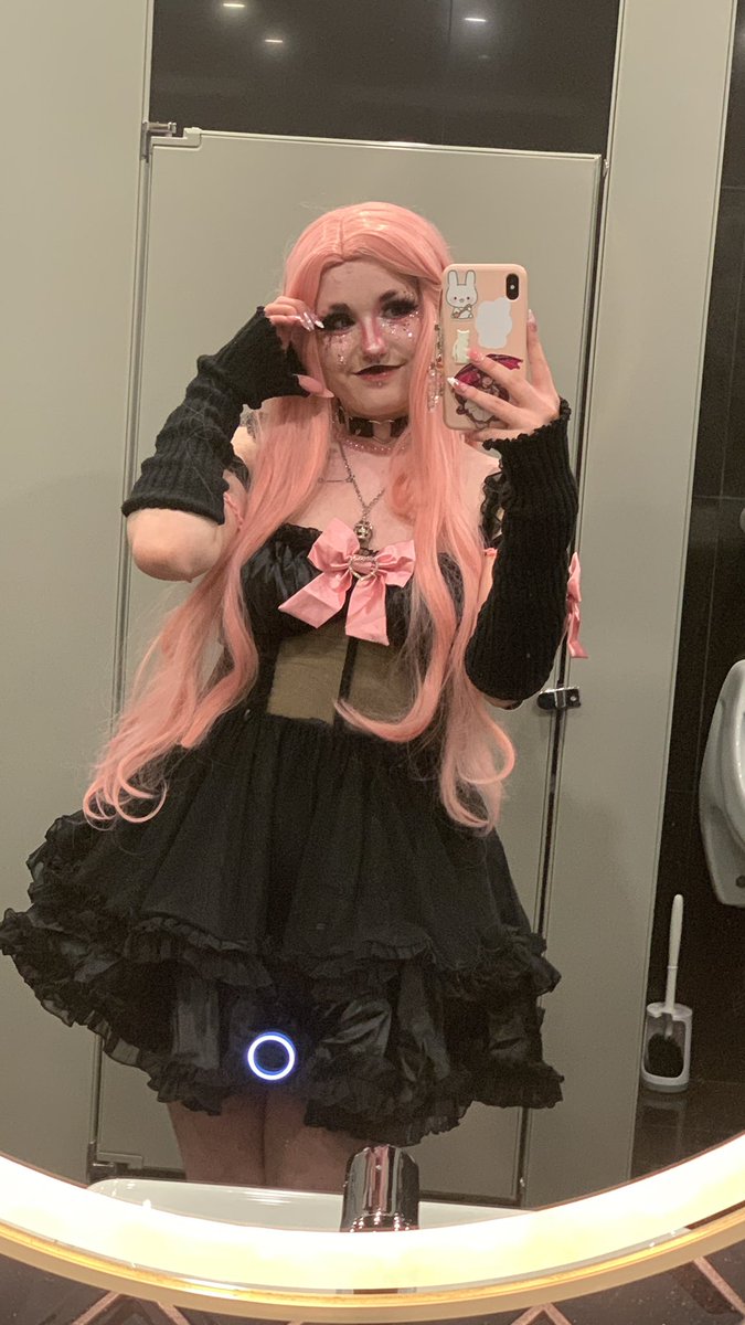 cass ✨🐾【VRawr】 tweet media