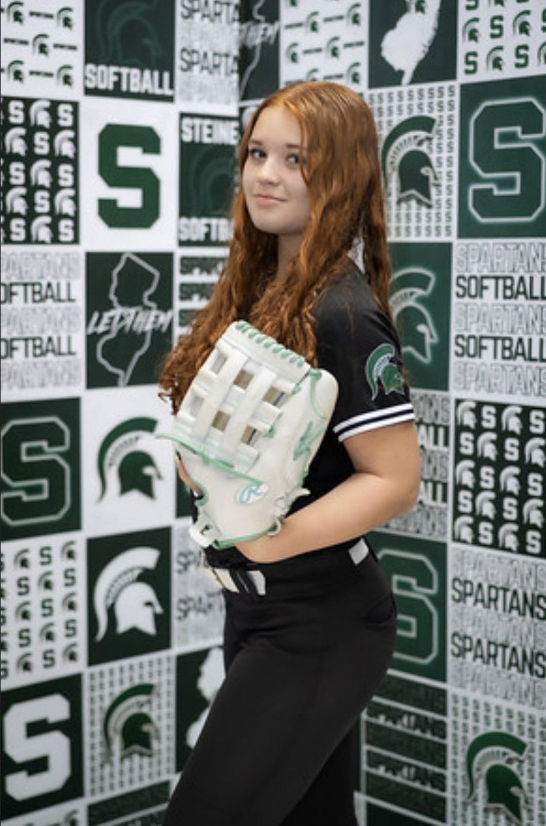 AdelynLovill's tweet image. Media day-freshman year playing varsity. #34 💚🤍🖤 #spartan @SteinertHSSB @ALImpactGold13U @ImpactGoldOrg @themaineventsb @ASBx2018 @LineDsoftball @RawlingsSB @CoastRecruits @TopPreps