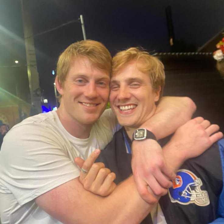 𝐒𝐚𝐬𝐡𝐢𝐢⚔️ tweet media