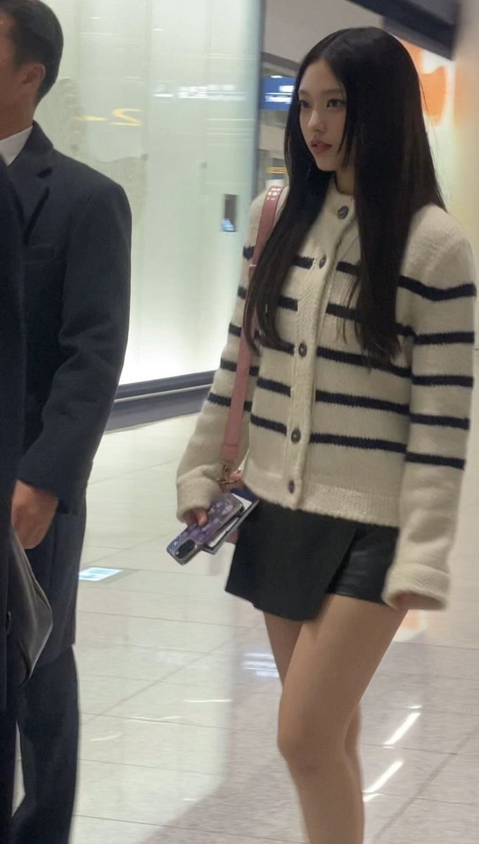 haerin ❦ tweet media