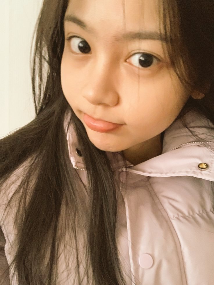 dailyofgem's tweet photo. ⠀
⠀
Dengan mut awut-awutan, kita tetep lesgow ke sekolah.
⠀
⠀ https://t.co/I2xgmlmwOT