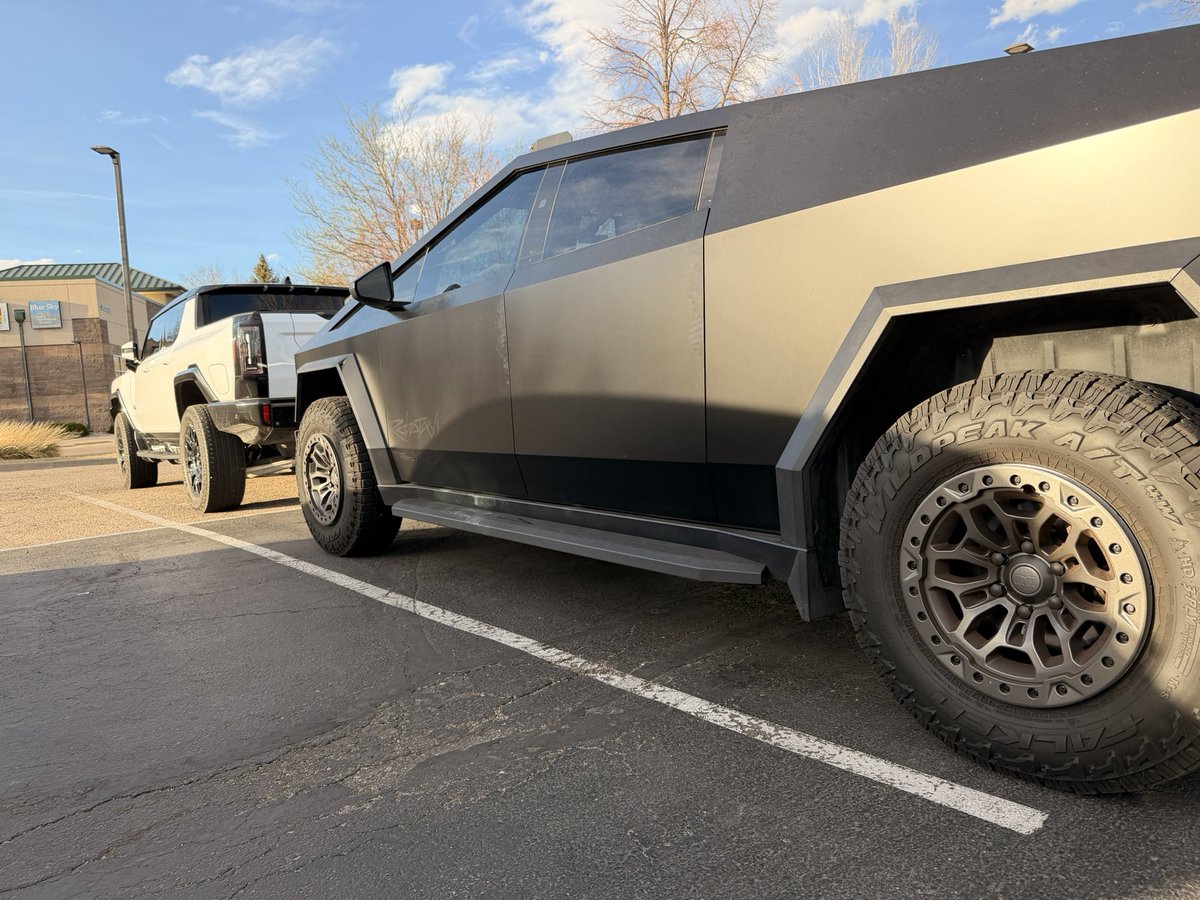 Dan from Spotted Model: Cars & Tech tweet media