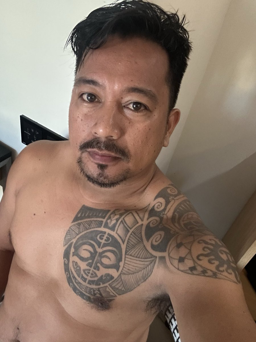 Jeromekill15's tweet photo. good morning.. wag puro work. mag pa relax ka din. Available po ang inyong daddy khyle. paliguan muna kita. bago kita bigyan ng masarap na masahe. book lang. DM 09665941779 https://t.co/ZXwDYtnuZB