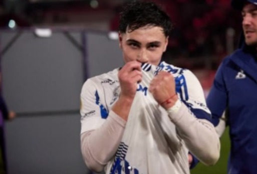 Santiago Fernández,  en la previa a #Talleres-Boca y dijo: "Vivo el sueño por el que luché". La inserción de los propios en el plantel, Tevez, la vuelta al 11 tras Argentino de Merlo y su frase icónica: "Mato y muero por la camiseta de Talleres".
Más acá. lavoz.com.ar/deportes/futbo…