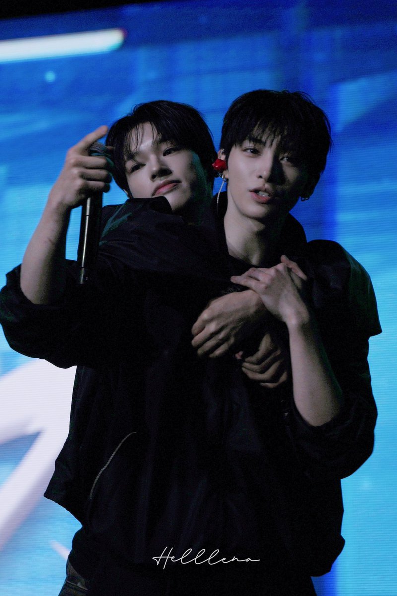 HelllenA_ tweet media