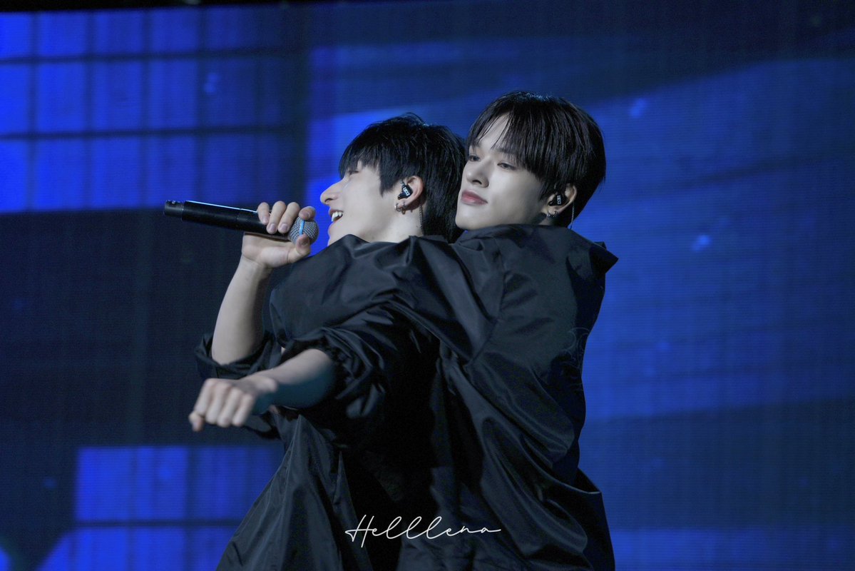 HelllenA_ tweet media