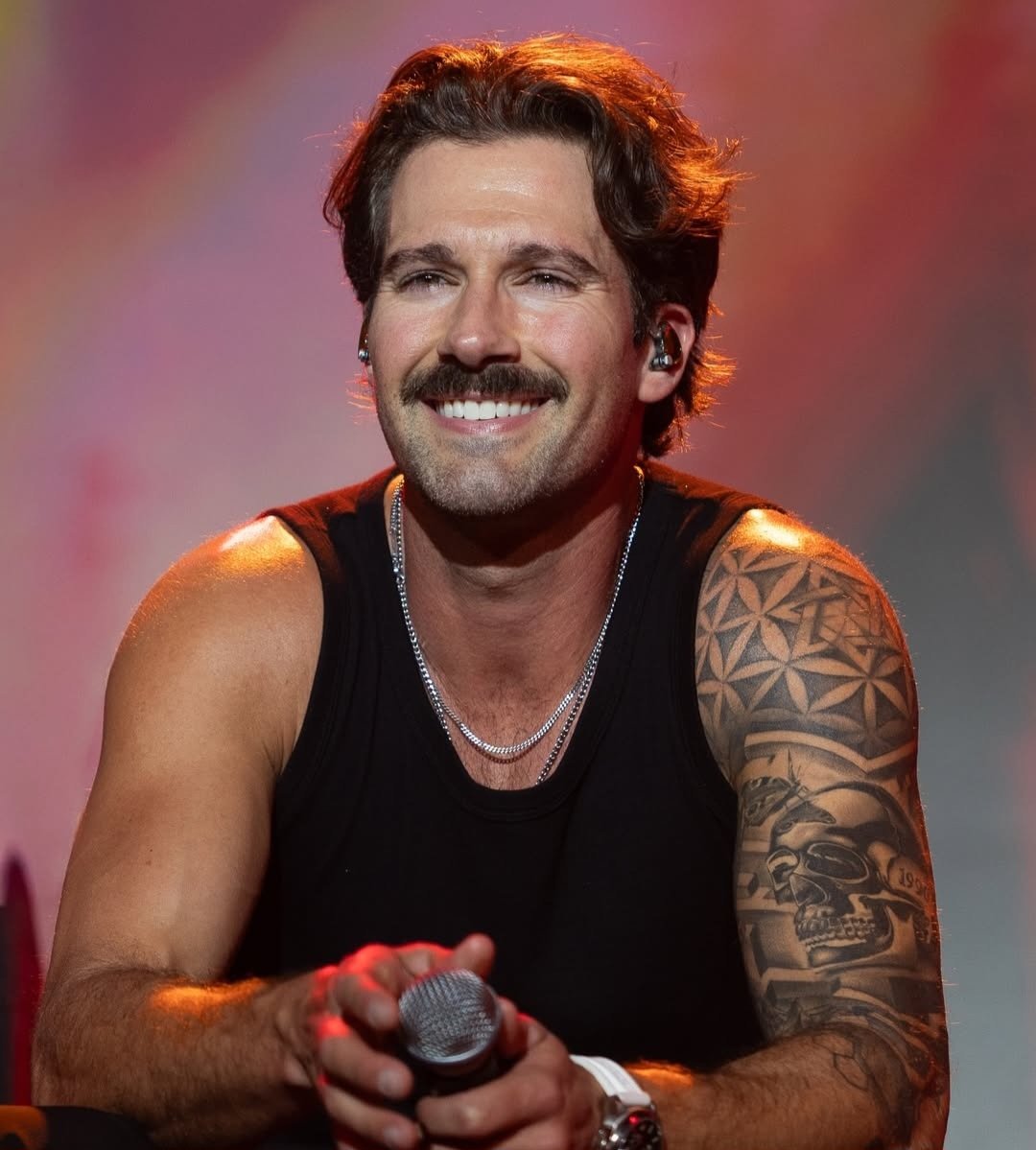 Ewe Maslow tweet media