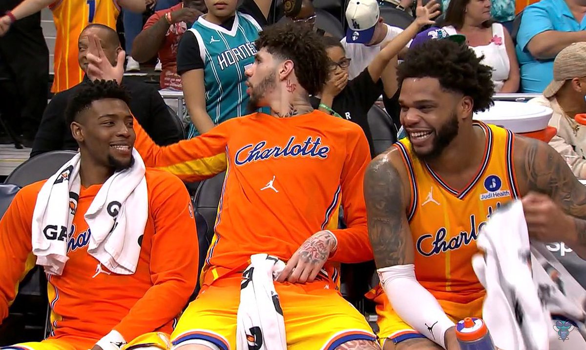 MeloHive 🛸💕 tweet media