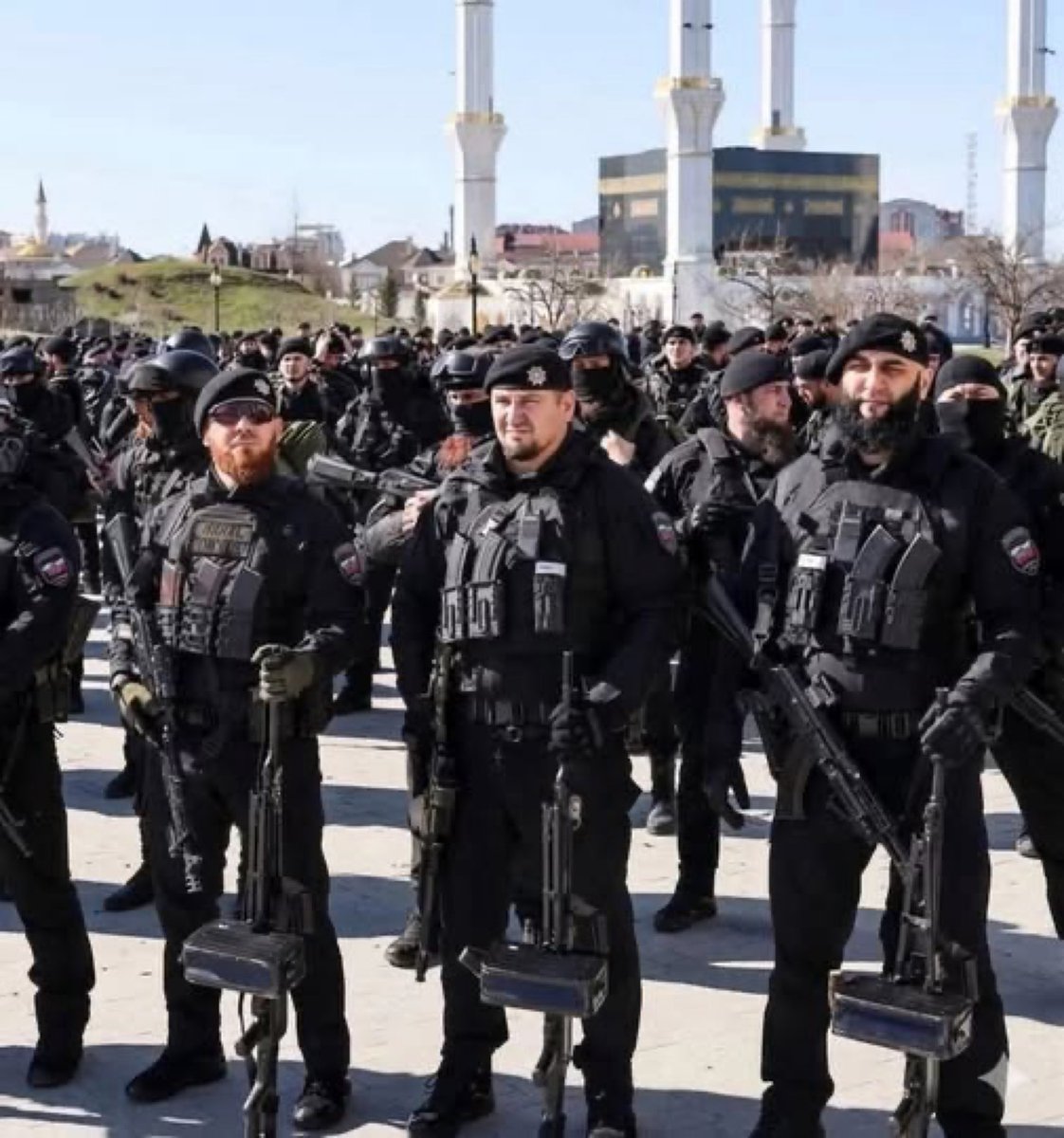 Darwin_48's tweet photo. 🇺🇸🇮🇷🇷🇺 URGENTE: Unidades chechenas dicen estar listas para ser desplegadas en Irán 🇮🇷 para apoyar a la República Islámica en caso de una intervención terrestre de EE. UU. 🇺🇸 .

Rusia, toma parte en el conflicto contra EEUU.

Las tropas de Ramzan Kadyrov presentarían este conflicto como una guerra religiosa, evocando una yihad que describen como una lucha del bien contra el mal.

Fuente: BCS News