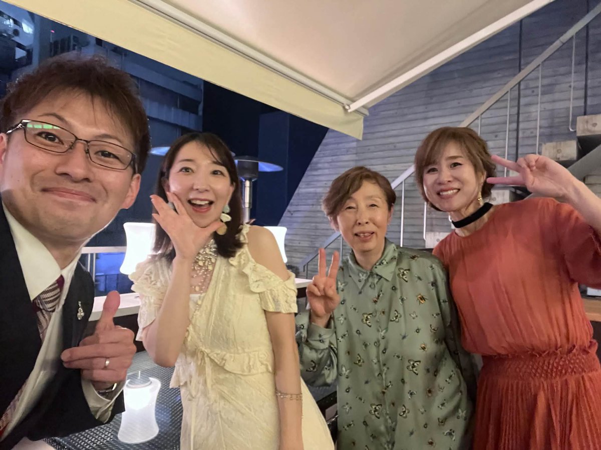 yosuakichanba's tweet photo. 昨夜は
アズールテラスにて‼️
素晴らしい音環境👍

歌と
バイオリンと
ピアノと
コントラバスが
素晴らしく混ざり合って
鳴り響いてくれました💨

お越しの皆々様
ありがとうございました💨

次回このメンバー
カミングスーンです🔥 https://t.co/td7HJgyIu6