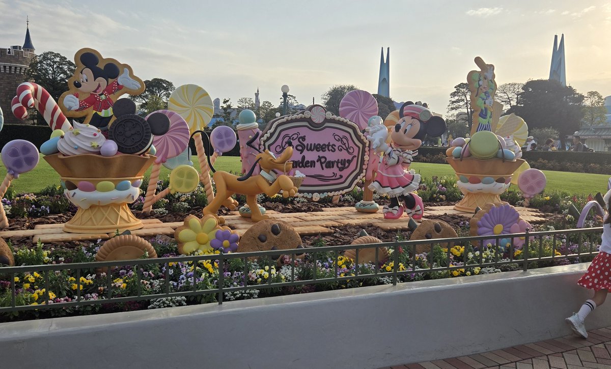 SakuyaHatori's tweet photo. ディズニーいってきた https://t.co/16H2rr5K40