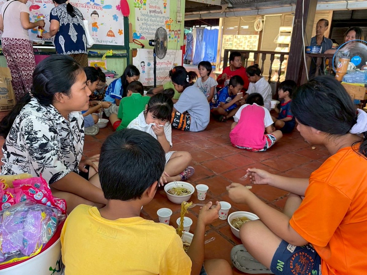 เฟ้ด tweet media