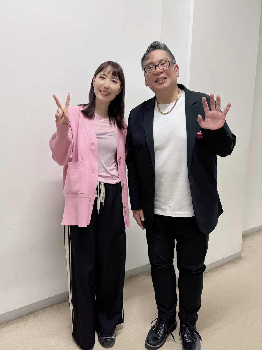 桜橋花まつりでご一緒させていただいた
中西保志さんと😍
とても気さくに接してくださり温かいお言葉もいただき感激でした❣️そして美しい歌声に感動です✨生歌最高です✨またご一緒できるように頑張ります☺️
#最後の雨