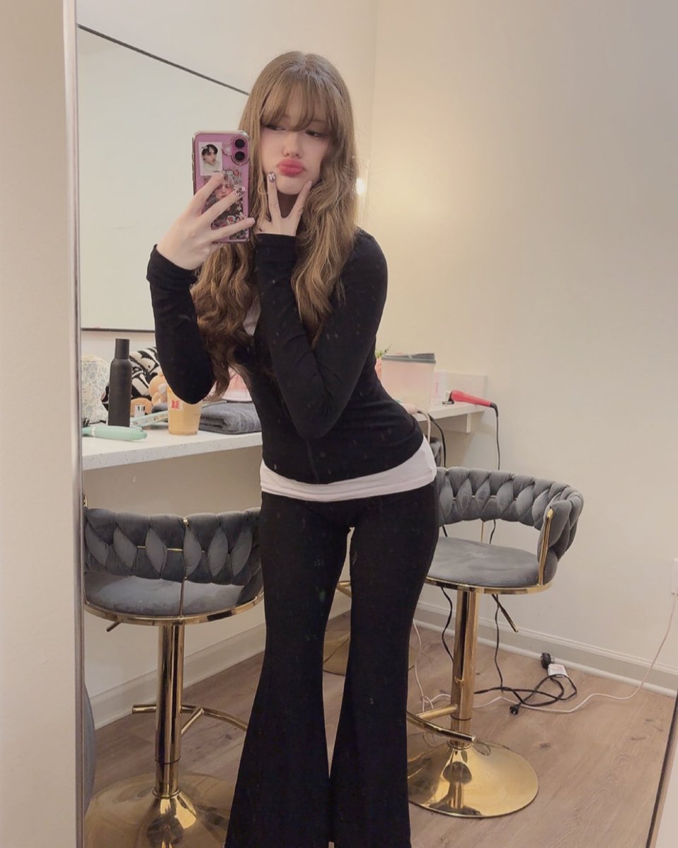 geli ⋆˚࿔ tweet media