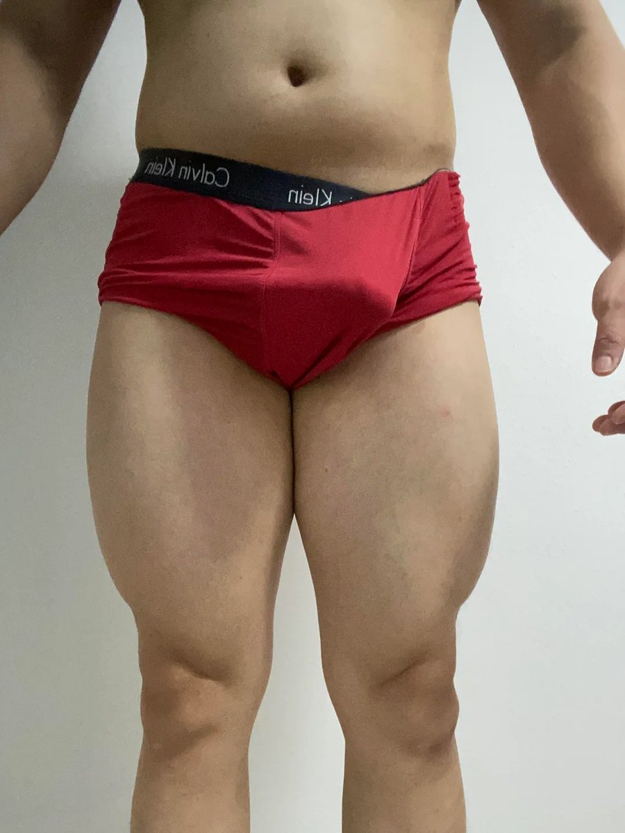cryptoblc22's tweet photo. leg day #gaysian #asiantop #gayasian #gayflorida https://t.co/wWWtPvzpNN
