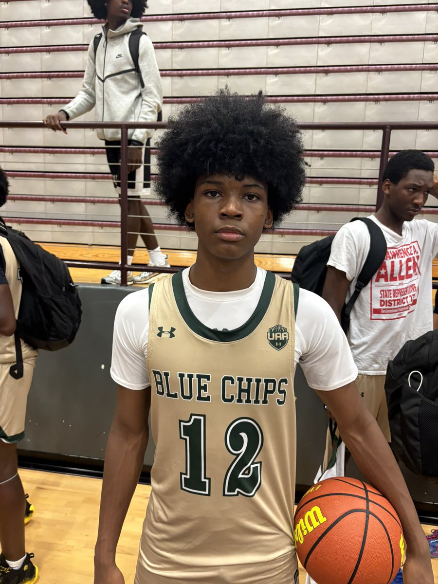 bigsloan32's tweet photo. You’re looking at the newest #1 in 2029 in the greater Houston area 6’2 Ajani Jones (Dawson HS). Has a chance to be SPECIAL! @BlueChipsCEO @ExposureOtr #Takeover https://t.co/rAIZPURkcL