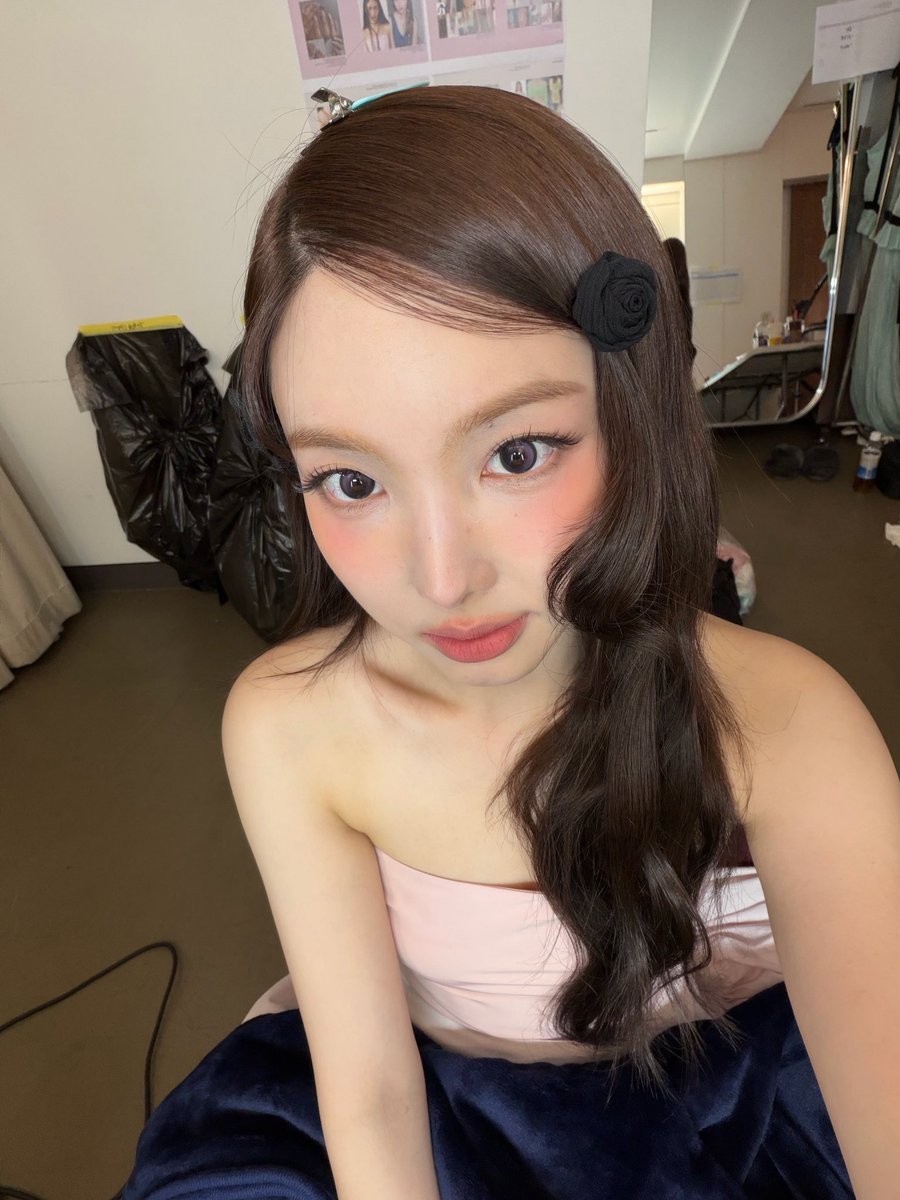 나연🫧 tweet media