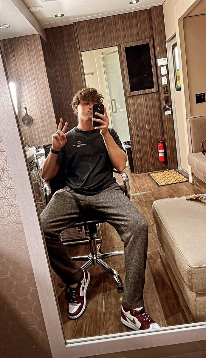 enna ✮ tweet media