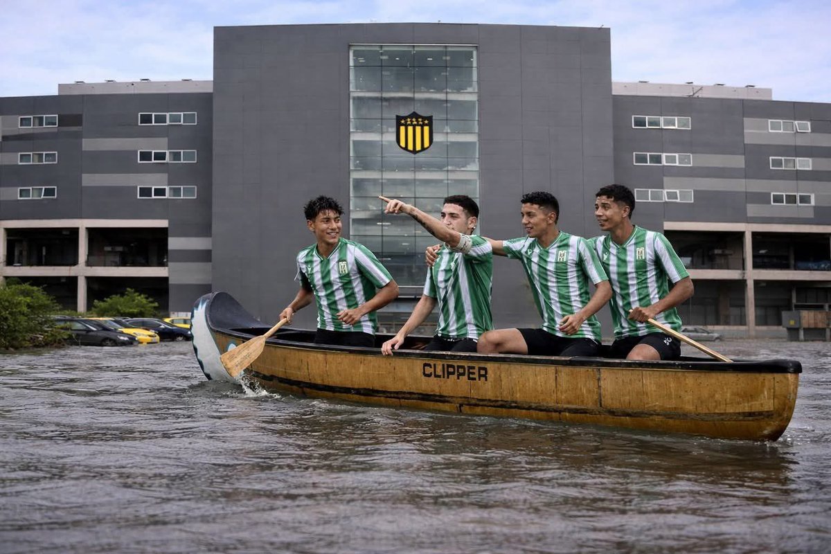 # 106 683 tweet media