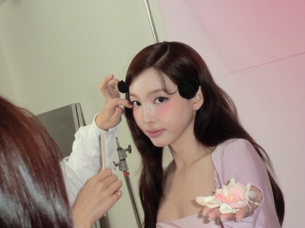 나연🫧 tweet media