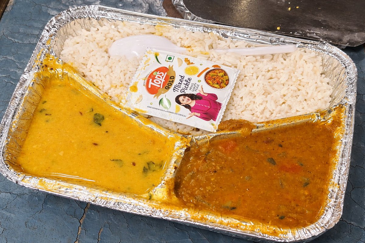 Ayesha Majid Khan tweet media