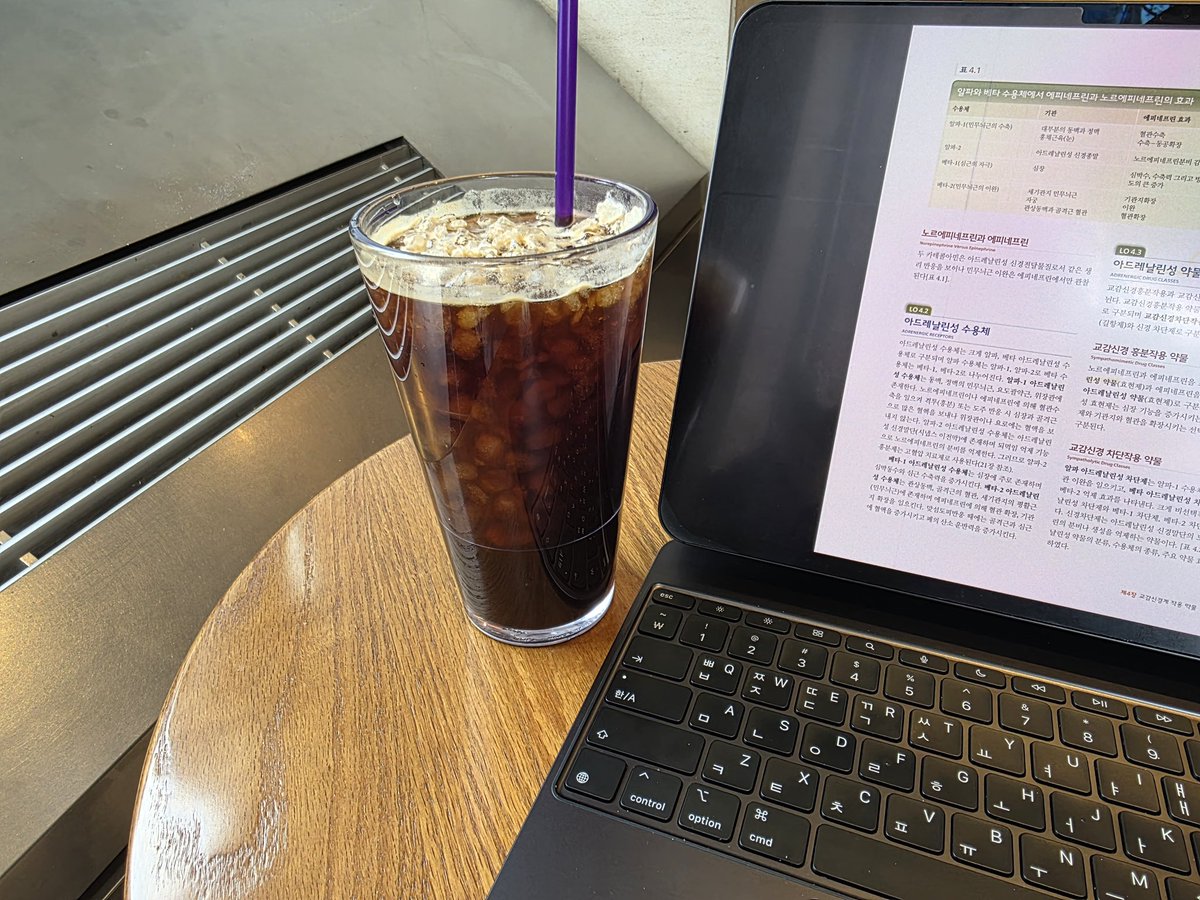 요로롱 tweet media