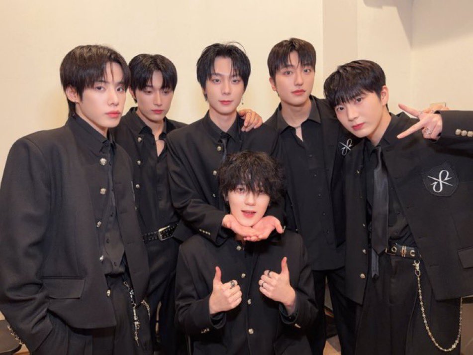 LUNA ❩ tweet media