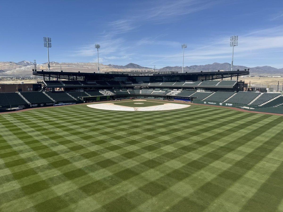 FenderJacob10's tweet photo. Soon… 🐝⚾️ https://t.co/1VkQH2Y7St