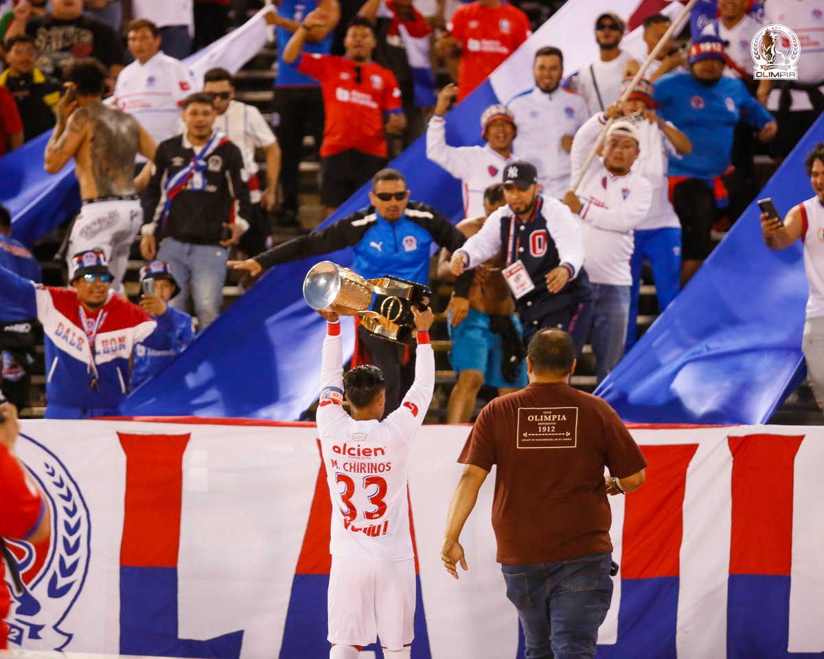 CDOlimpia's tweet photo. La Copa 40, del Rey de Copas para su gente en Estados Unidos. 🏆🎉 https://t.co/2J1GOpt14h