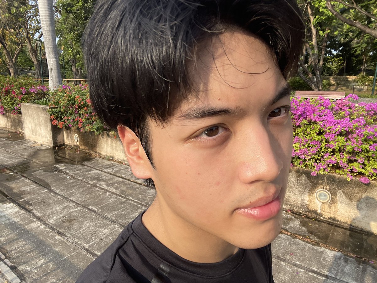 ali.azhL tweet media