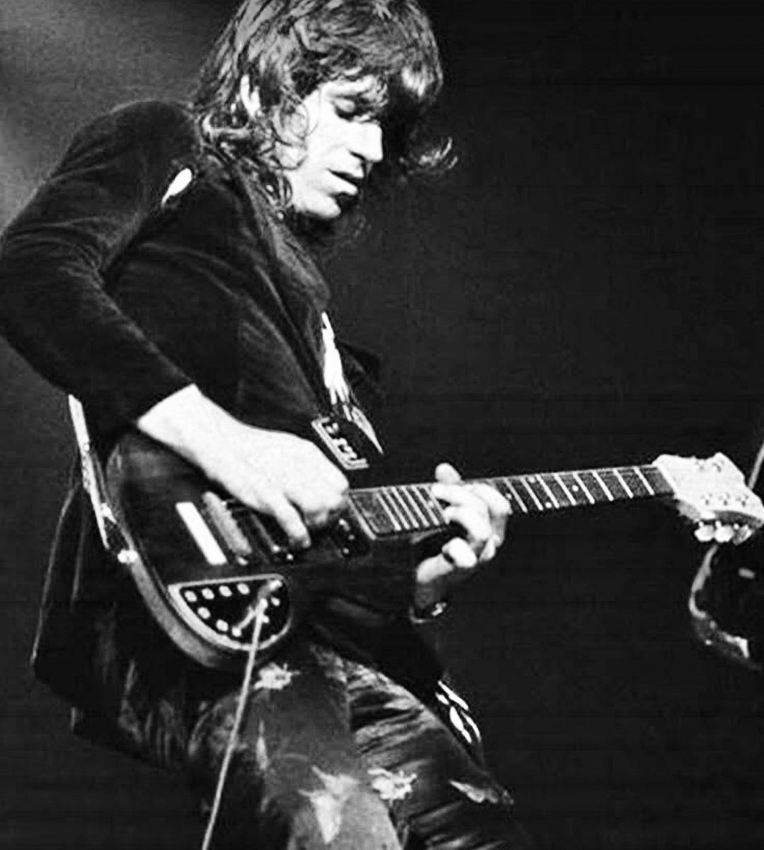 denajag's tweet photo. Keith Richards #RotterdamAhoyNetherlands #October1973 🎼🎼🎸🎼🎼 https://t.co/Hxpq1Ik9H7