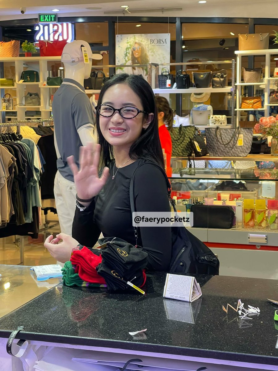 xo, riri ࿐ tweet media