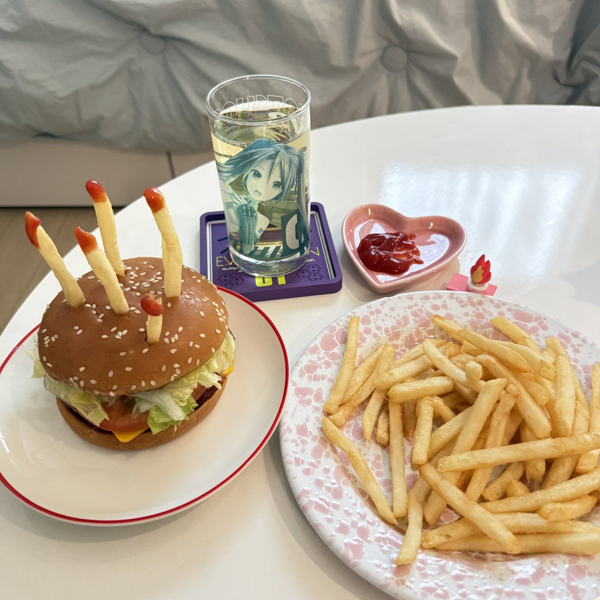 고미._.니 tweet media