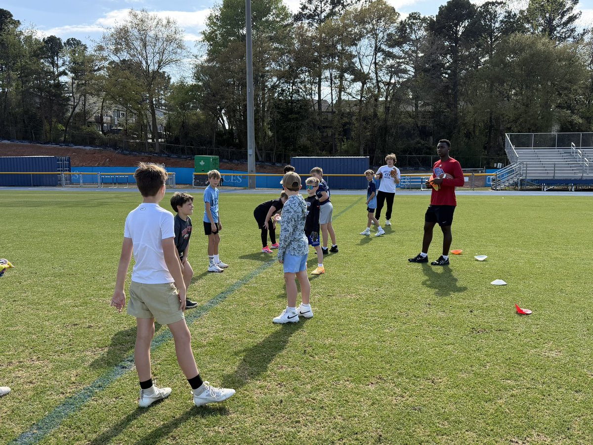 ccesfootball's tweet image. Day 1 — JR Cavs Flag Football spring season. It is ON! Great effort and focus from this group. 
Building block…future ⭐️! 
#elevate 
#gocavs 
@HatfieldQuin @Jdjacks45 @RodyBarnett2026 @313_LilAnt @Yawn76 @ccesathletics