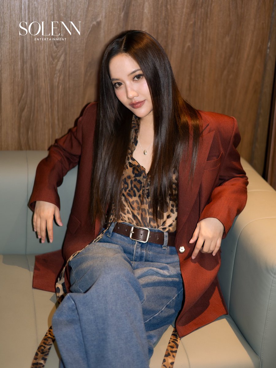ivyfreen's tweet photo. what are they feeding her this days??

#srchafreen https://t.co/d8FiUtF8LX