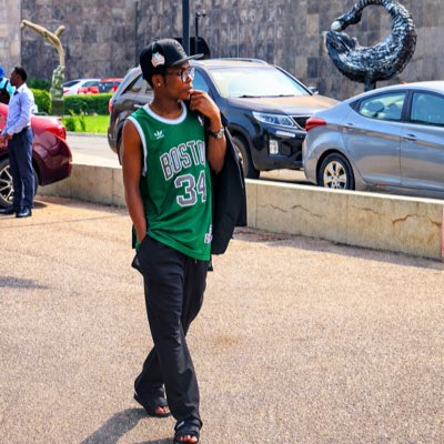 FamousVonde's tweet photo. #NewProfilePic https://t.co/1b6Jm3W9M0