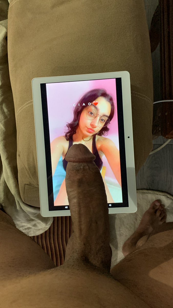 x_dc09's tweet photo. Ur girl make me hard https://t.co/7uvioUR1k9