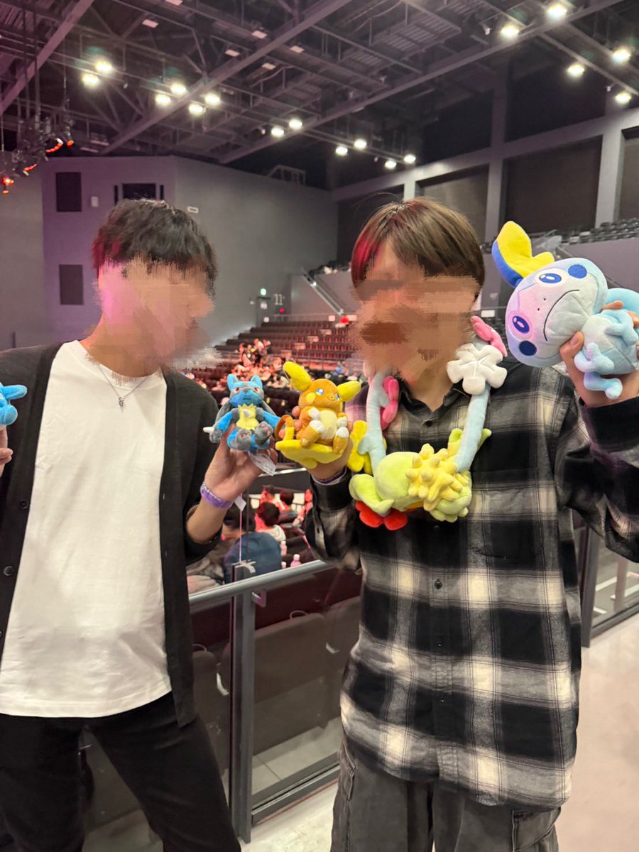 なのーら tweet media